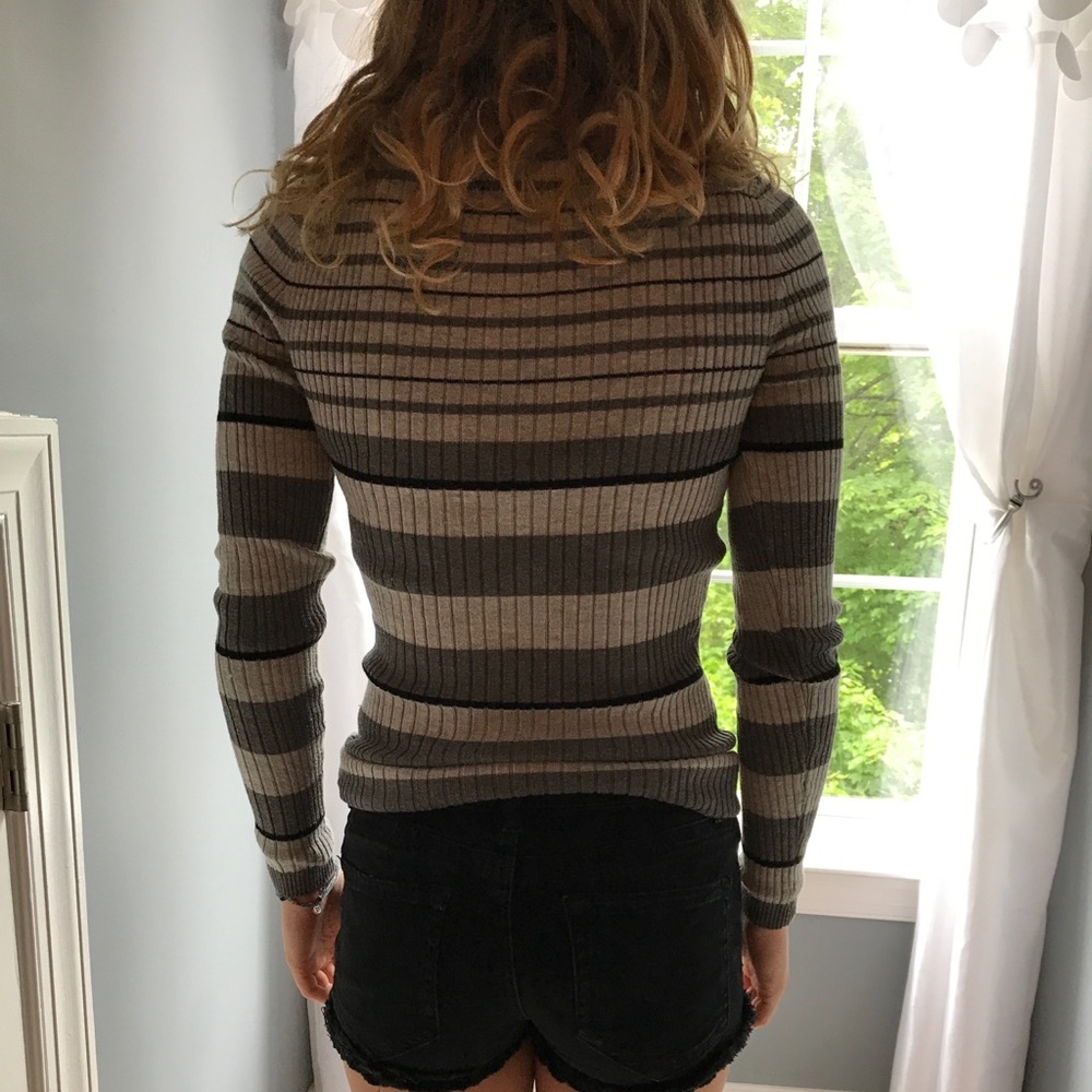 Sweater - Picture 2 of 3